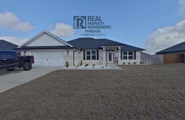 COMING SOON - MAY 1ST! | MODERN KITCHEN  FENCED YARD IN MAGNOLIA CROSSING | PET-FRIENDLY MILTON HOME