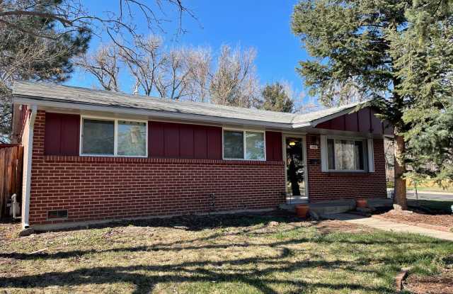 Adorable, Centrally Located 3 Bed/1.5 Bath Home - Available July 6th!