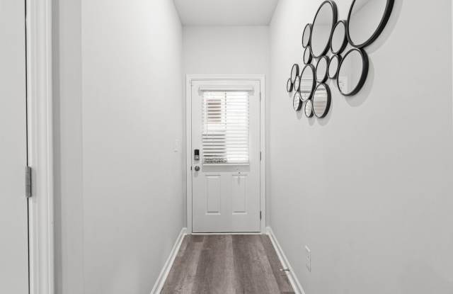 BRAND NEW 3 Bed 2.5 bathroom townhomes in Gainesville!