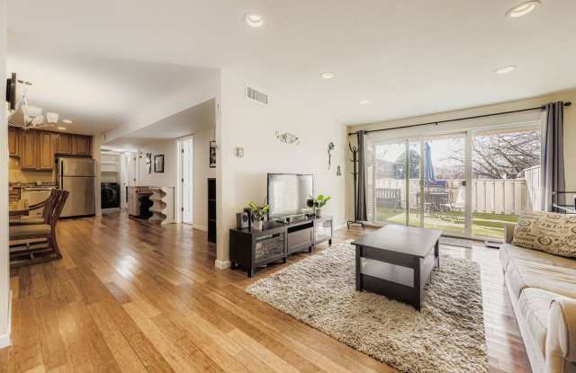 Photo of Large 3 bedroom, 2 bathroom peaceful condo