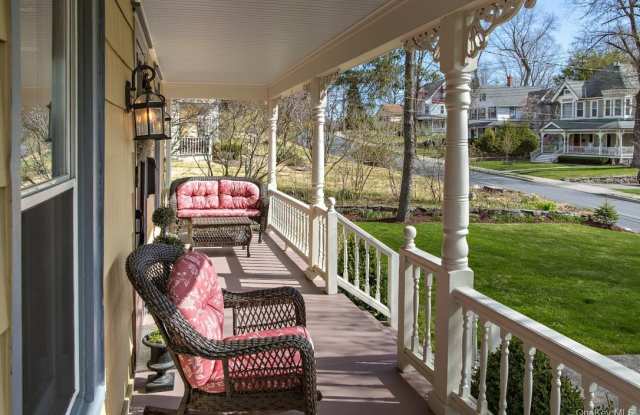 112 Charles Colman Boulevard