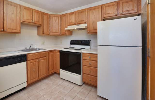 Photo of 2-bed H + HW + parking COMMUTERS DREAM HOME