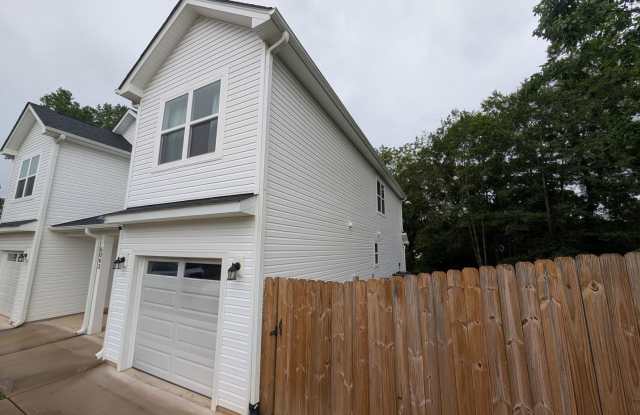 Room in 3 Bedroom Home at Sullins Rd