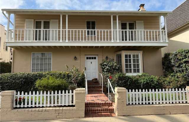 425 S Palm Drive
