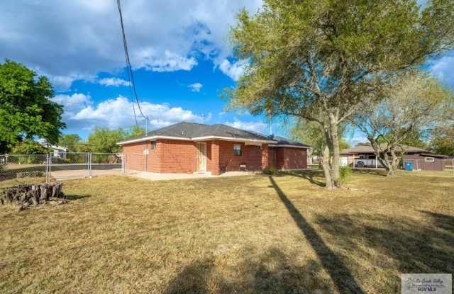 221 SANTA LORRAINE AVE.