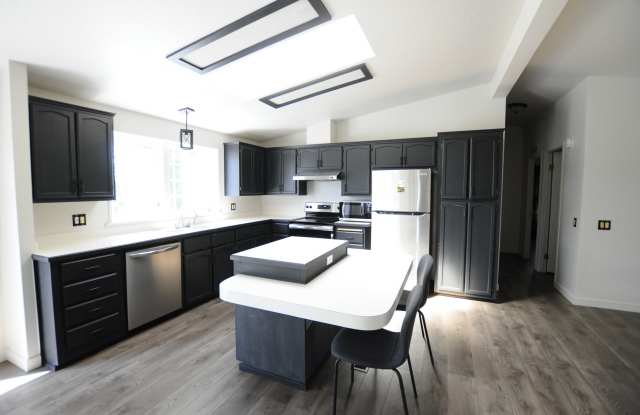 2468 West Poleline Avenue