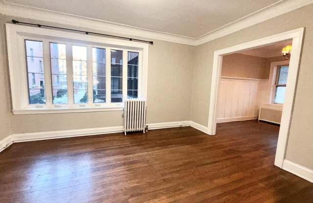 2016 1/2 Sherman Avenue unit: 1S