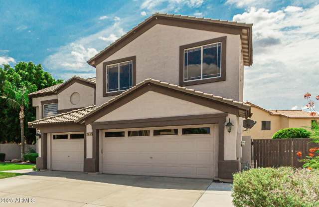 7033 W HONEYSUCKLE Drive