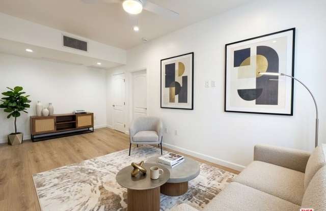 816 1/2 N Mccadden Pl