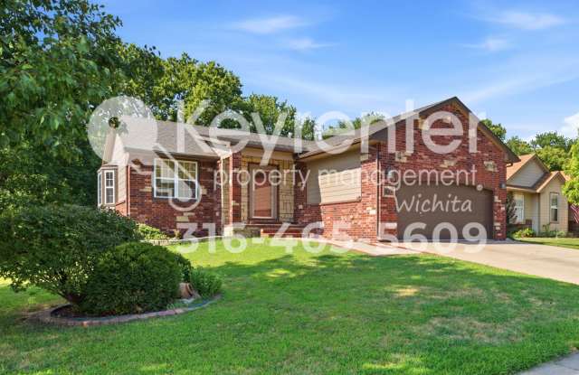 Beautiful 4 bed/3 bath in Andover School District!