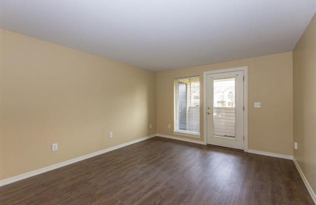 17685 NW Concordia Court #6 - Move in Special!! 1st Month's Rent FREE!!