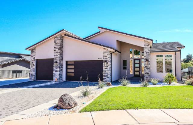 Beautiful modern 5 bedroom, 3 car garage house for rent - 1855 West 740 South, St. George, UT 84770