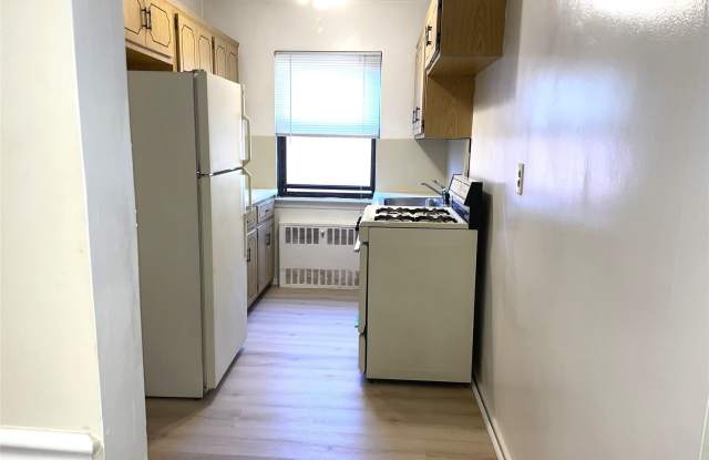 22 Lawrence Drive unit: C