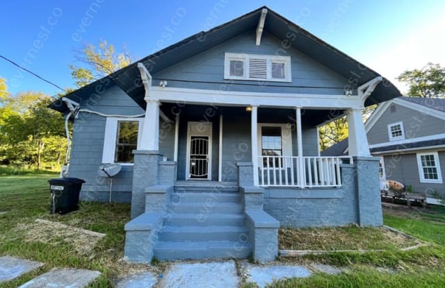 2111 Chamberlain Avenue - 2111 Chamberlain Avenue, Chattanooga, TN 37404