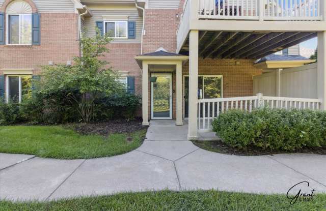 2 bedroom ranch style condo $1650