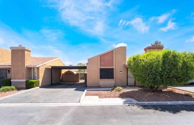 Photo of FULLY FURNISHED DETACHED HOME!