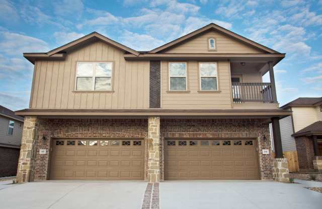 AVAILABLE NOW! Beautiful 3 Bedroom Luxury Townhome, Kyle, Texas!
