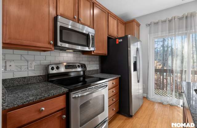 Charming 3BR Townhome in Raleigh w/ utilities included