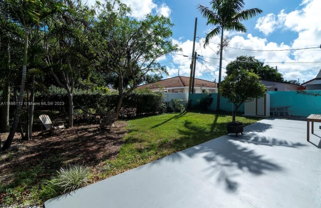 2729 SW 67th Ave - 2729 Southwest 67th Avenue, Coral Terrace, FL 33155