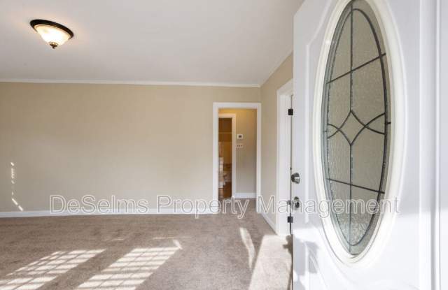 922 Wedgewood Avenue