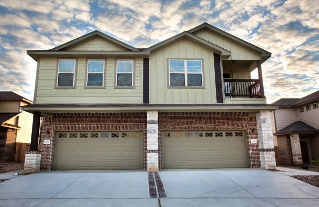 Photo of Beautiful 3 Bedroom Luxury Townhome, Kyle, Texas!