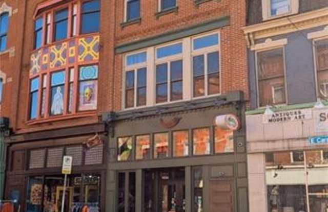 1302 E Carson St