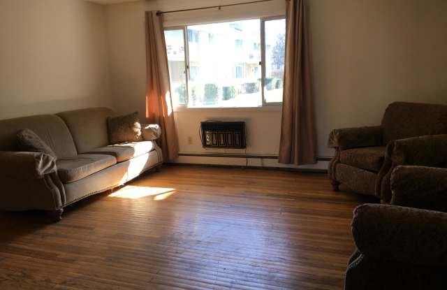 477 Winton Road North - 1