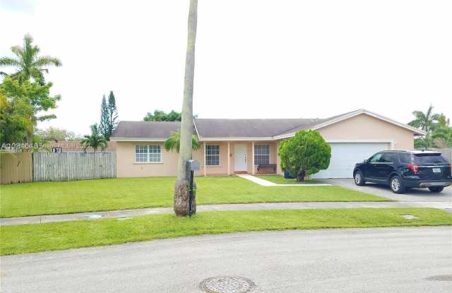 14075 SW 45 TER
