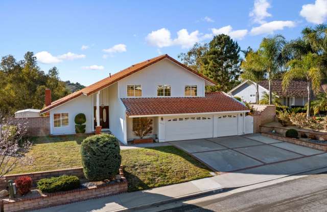 Photo of Modern Elegance Above the Greens: Premier Via Verde Estate with Panoramic Views