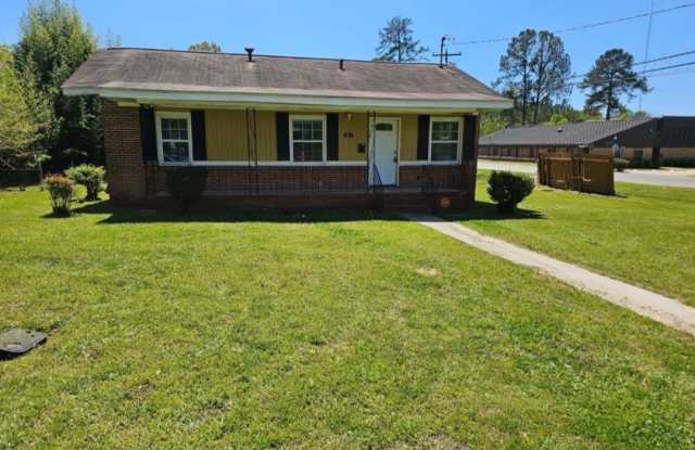 2813 Azalea Ave