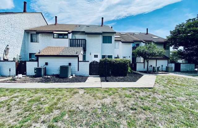 503 Pinewood Rd Apt 5C