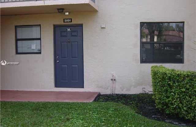 10464 NW 10th St - 10464 NW 10th St, Pembroke Pines, FL 33026