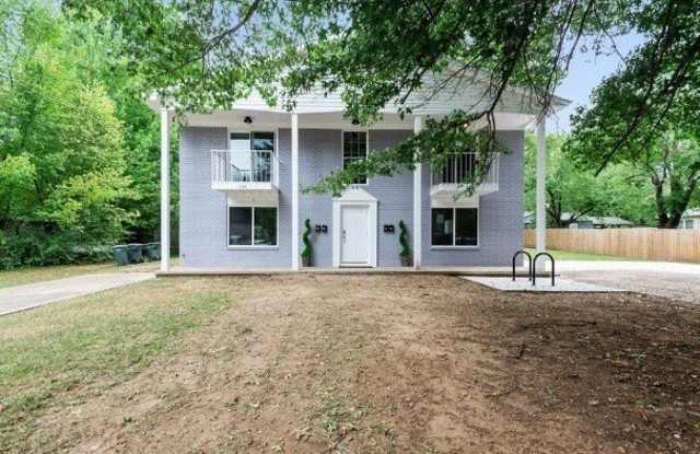 1130 N Turner