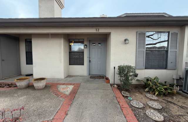 AVAILABLE NOW 2 BEDROOM 2 BATH TOWNHOME IN CLEBURNE