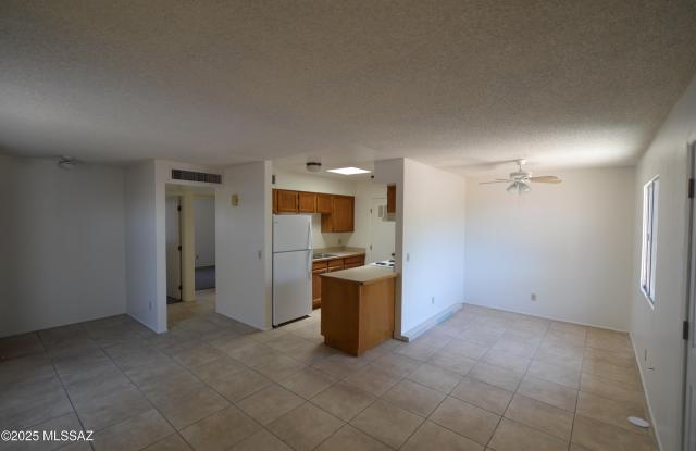 2427 N Orchard Avenue