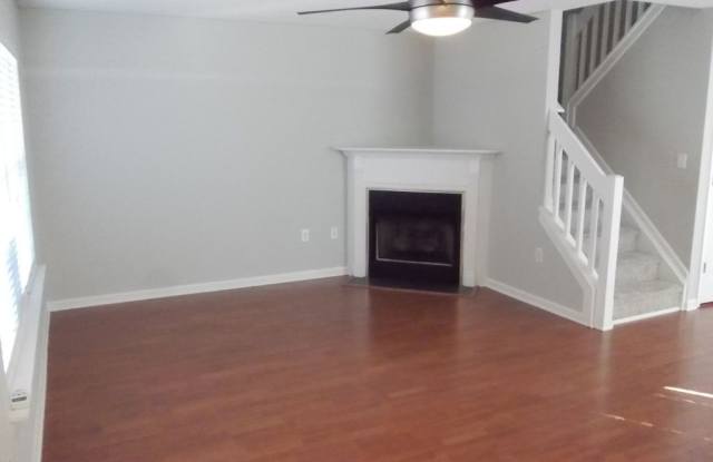 3 Story, 3 Bed End Unit Townhome near Ballantyne