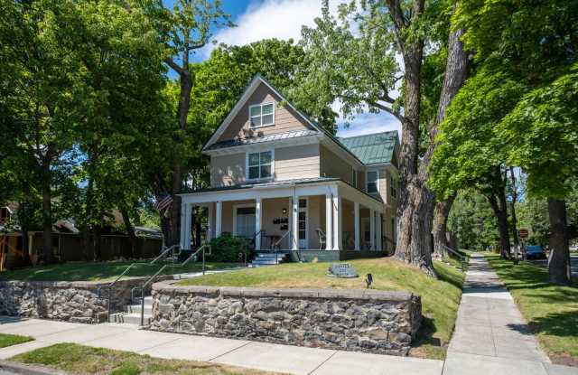 Photo of Enjoy the Downtown Coeur d Alene Lifestyle Close to beach and shops!