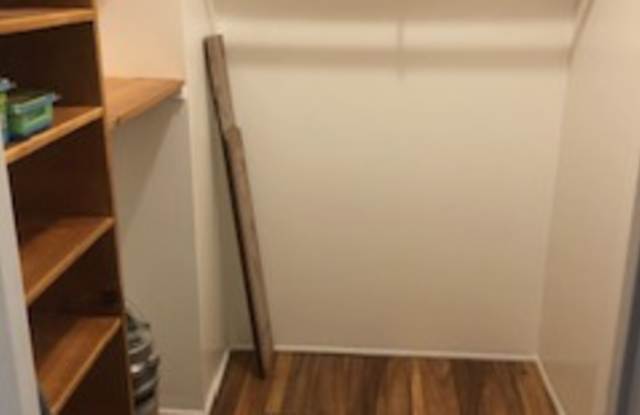 1502 South George Mason Drive