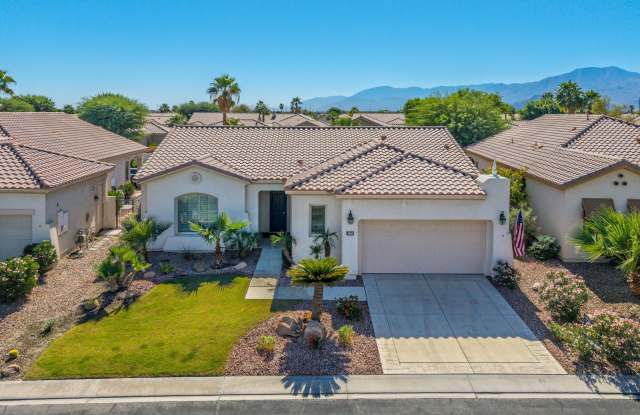 80595 Avenida Santa Eugenia