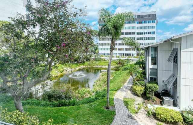 1055 W PEPPERTREE DRIVE