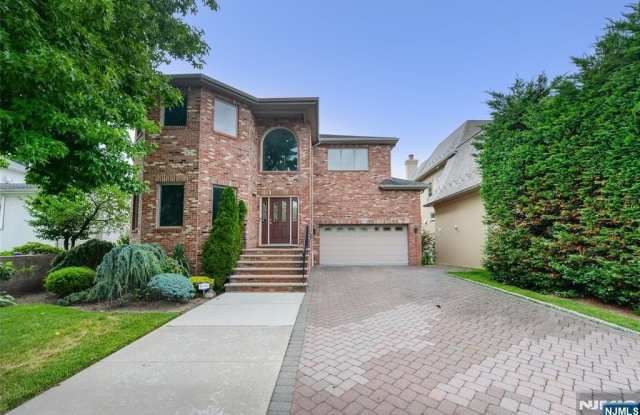 1056 Edgewood Lane