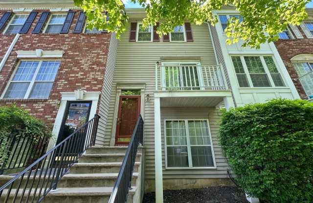 2 bedrooms, 2.5 bathrooms