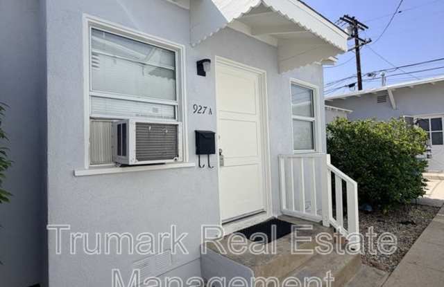927 E Lexington Dr.