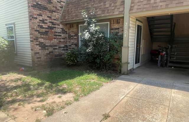 Norman Condo 2 bed 1.5 bath - Move In Ready!