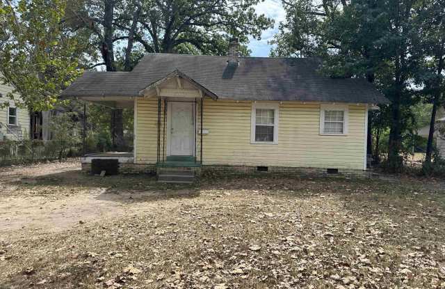 1808 26th Street - 1808 West 26th Avenue, Pine Bluff, AR 71603