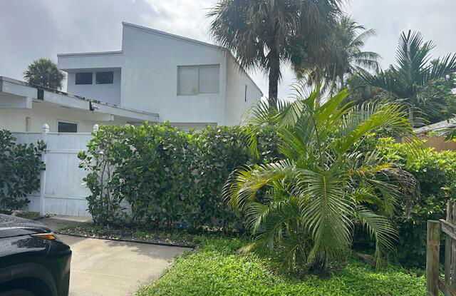 Photo of 4660 Northwest 6th Court