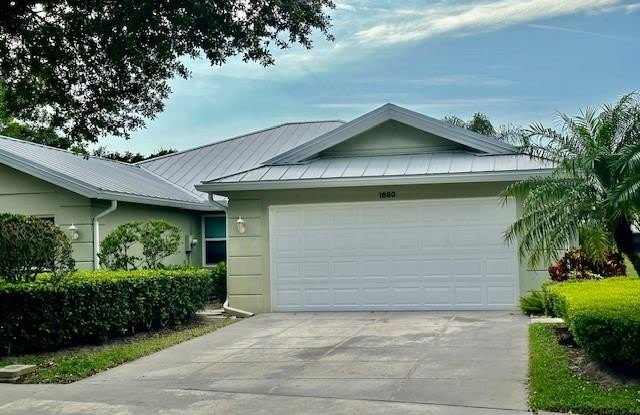 1880 SW Springfield Court