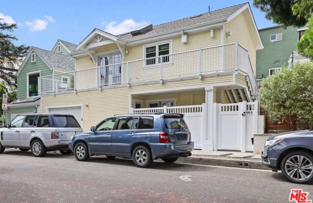 652 Kensington Road