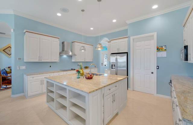 2650 Southwest Calder Street