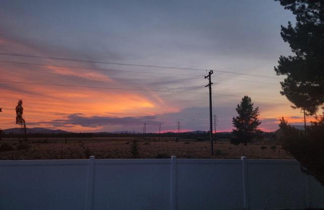 Mountain Views- La Pine